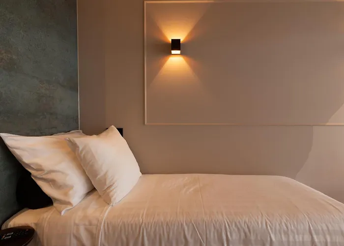 Midtown Hotel Triple